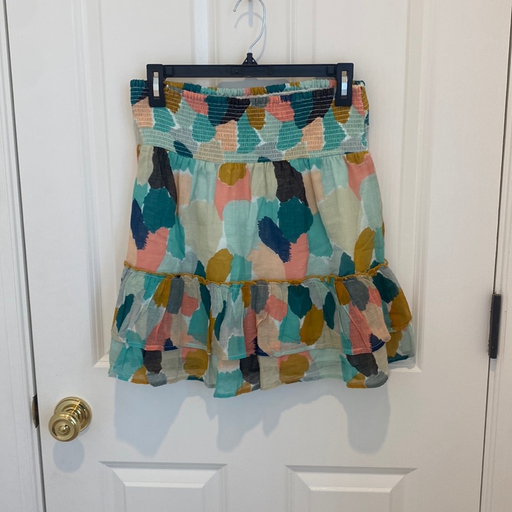 spotted/ colorful cinched mini skirt